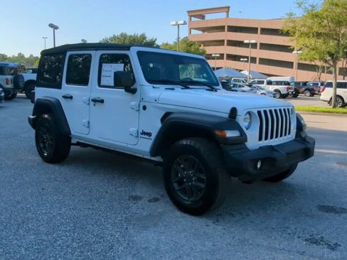 Used 2024 Jeep Wrangler Unlimited Sport AWD/4WD image 2