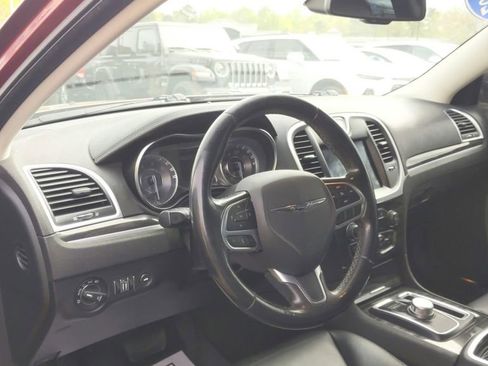 Used 2019 Chrysler 300 Touring L w/ Quick Order Package 22F image 19