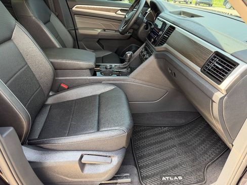 Used 2023 Volkswagen Atlas SE w/ Panoramic Sunroof Package AWD/4WD image 19