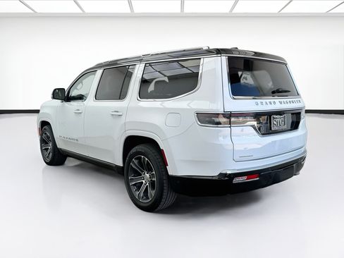 Used 2023 Jeep Grand Wagoneer 4WD image 6