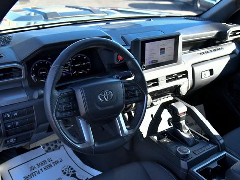 Used 2024 Toyota Tacoma TRD Sport image 14
