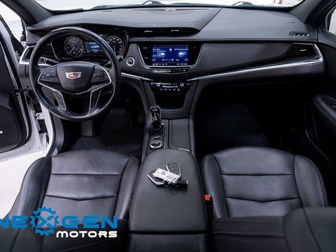 Used 2021 Cadillac XT5 Premium Luxury image 13