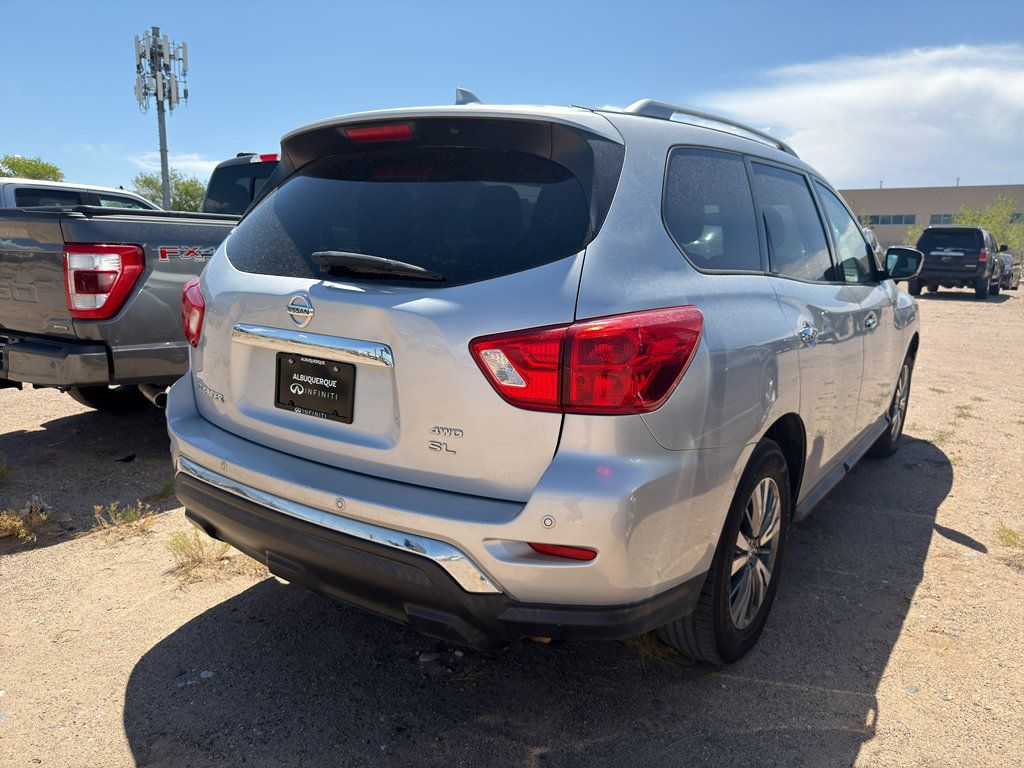 Used 2020 Nissan Pathfinder SL AWD/4WD image 4