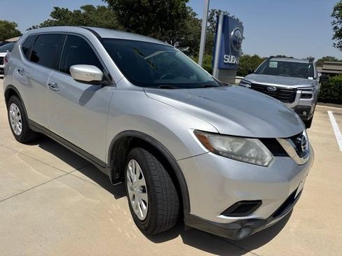 Used 2015 Nissan Rogue S FWD image 1