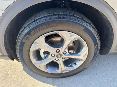 Used 2025 Ford Escape ST-Line image 5