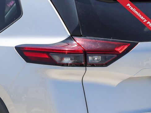 Used 2023 Nissan Rogue SV AWD/4WD image 9