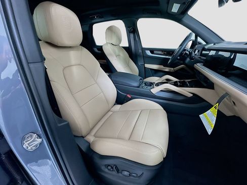 New 2026 Porsche Cayenne AWD/4WD image 30