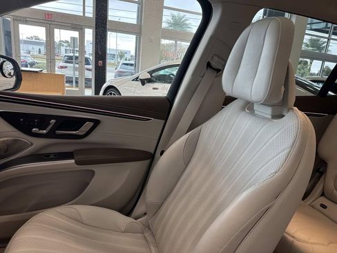 Used 2023 Mercedes-Benz EQS 450+ SUV image 16