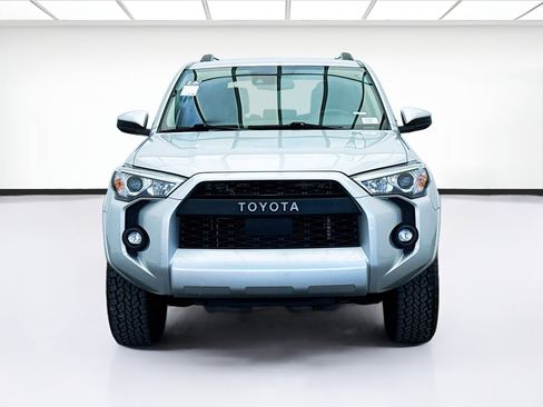 Used 2022 Toyota 4Runner SR5 image 2