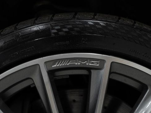Used 2022 Mercedes-Benz S 500 4MATIC w/ AMG Line Package image 39