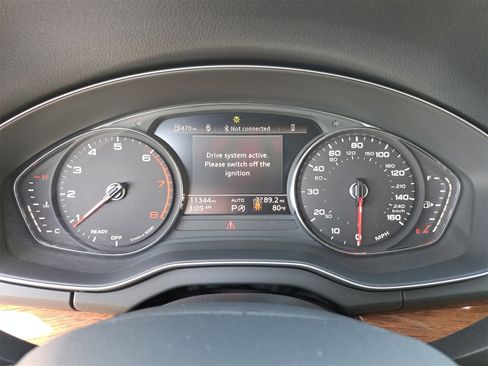 Used 2023 Audi Q5 2.0T Premium w/ Convenience Package image 9