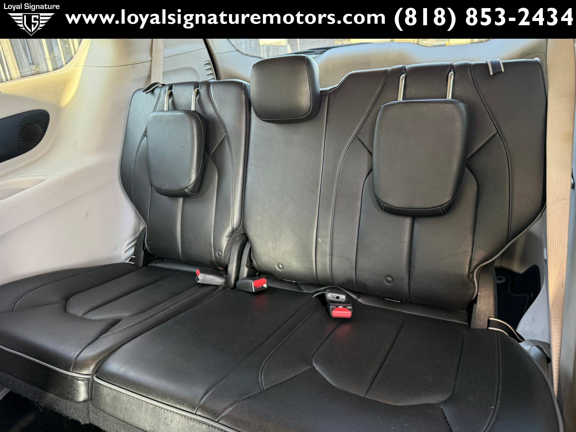 Used 2018 Chrysler Pacifica Limited w/ Advanced Safetytec Group FWD image 18