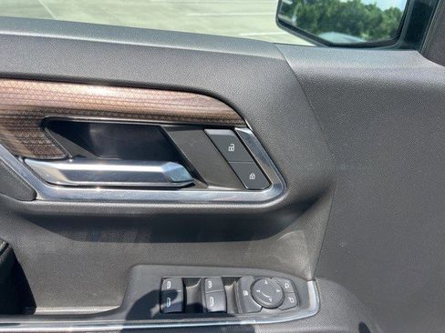 Certified 2024 Chevrolet Silverado 1500 LT w/ Z71 Off-Road Package image 17