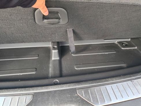 Used 2023 Chevrolet Suburban High Country image 23