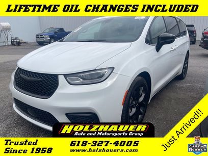 Used 2025 Chrysler Pacifica Limited