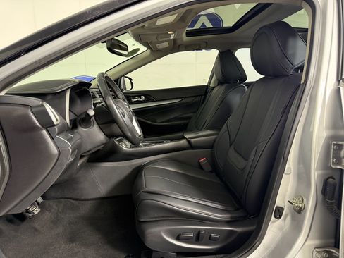Used 2017 Nissan Maxima 3.5 SL w/ Interior Lighting Package image 16