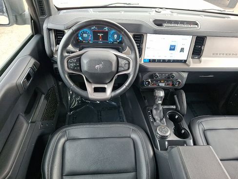Used 2025 Ford Bronco Outer Banks w/ Sasquatch Package AWD/4WD image 11