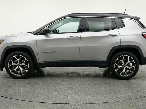 Used 2025 Jeep Compass Limited image 5