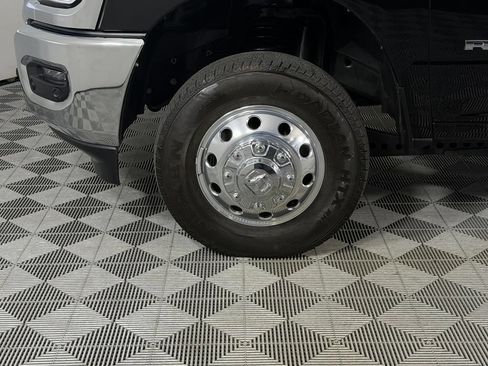Used 2024 RAM 3500 Laramie AWD/4WD image 15