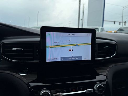 Used 2023 Ford Explorer Limited image 15