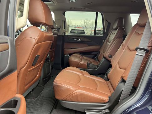 Used 2020 Cadillac Escalade Luxury w/ LPO, Radiant Package image 12