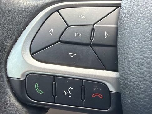 Used 2019 Jeep Compass Latitude FWD image 17