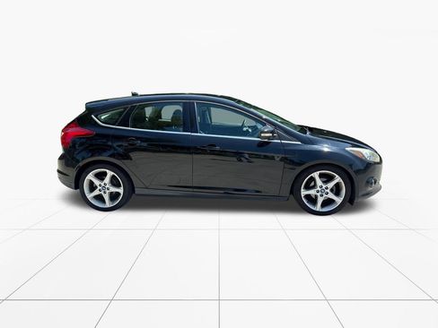 Used 2012 Ford Focus Titanium FWD image 9