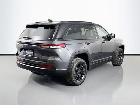 New 2025 Jeep Grand Cherokee Limited image 7