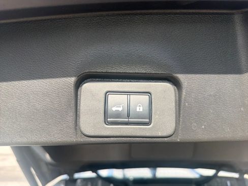 Used 2023 Nissan Rogue SL FWD image 18