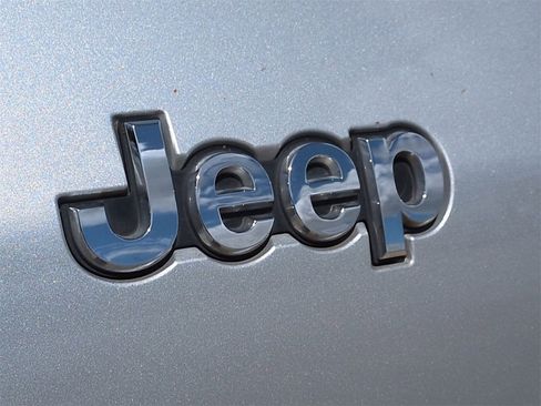 Used 2023 Jeep Grand Cherokee L Limited w/ Luxury Tech Group II image 5