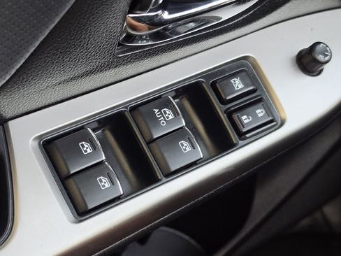 Used 2015 Subaru Crosstrek 2.0i Limited image 12