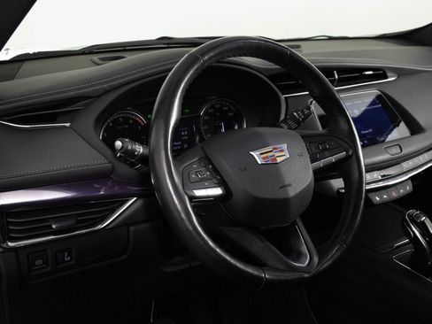 Used 2023 Cadillac XT4 Luxury w/ Cold Weather Package image 33