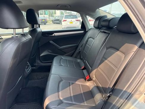 Used 2013 Volkswagen Passat 2.5 SE FWD image 12
