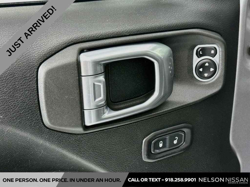 Used 2018 Jeep Wrangler Unlimited Sport S AWD/4WD image 17