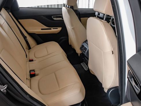 Used 2019 Jaguar F-PACE Premium AWD/4WD image 35