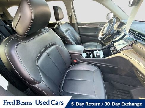 Used 2022 Jeep Grand Cherokee L Limited AWD/4WD image 30
