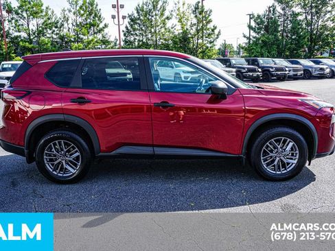 Used 2024 Nissan Rogue S AWD/4WD image 9