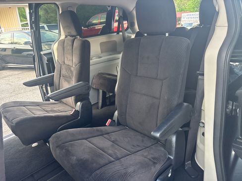 Used 2014 Dodge Grand Caravan SXT image 10