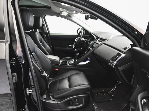 Used 2020 Jaguar E-PACE SE image 35