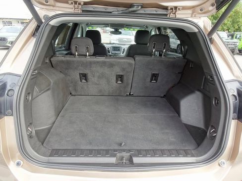 Used 2019 Chevrolet Equinox LT w/ Driver Convenience Package image 27