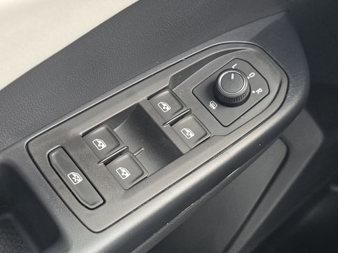 New 2026 Volkswagen Taos SE FWD image 26