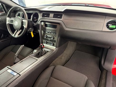 Used 2013 Ford Mustang Coupe RWD image 22