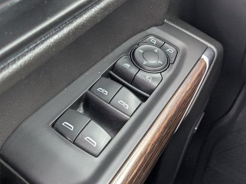 Used 2019 Chevrolet Silverado 1500 High Country w/ Technology Package AWD/4WD image 24