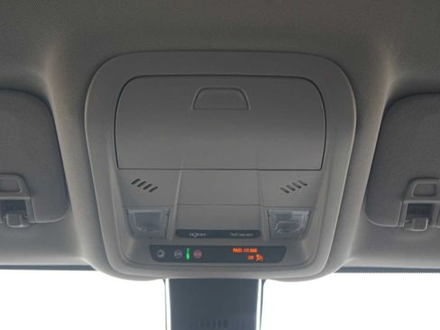 Used 2023 Chevrolet Equinox LT FWD image 25