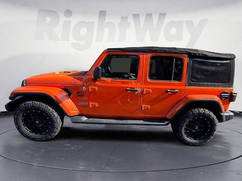 Used 2018 Jeep Wrangler Unlimited Sahara w/ Dual Top Group AWD/4WD image 2