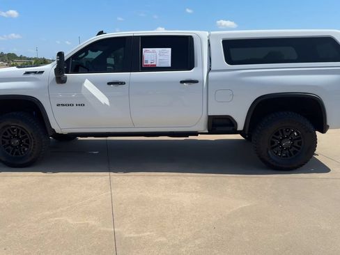 Used 2025 Chevrolet Silverado 2500 ZR2 w/ Technology Package AWD/4WD image 6