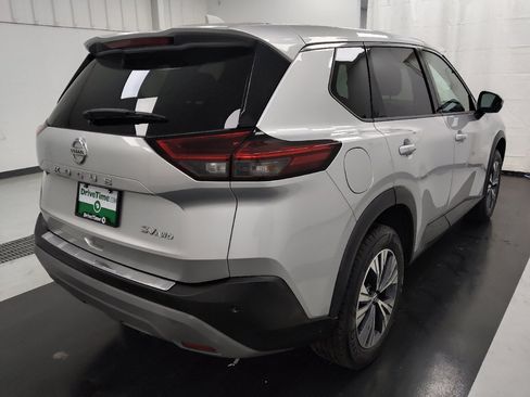 Used 2021 Nissan Rogue SV AWD/4WD image 9