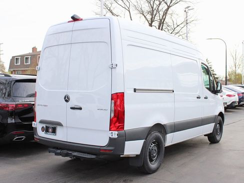 Used 2025 Mercedes-Benz Sprinter 2500 image 3