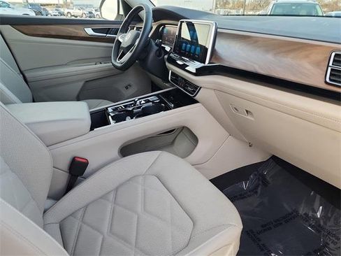 Certified 2024 Volkswagen Atlas SE image 16