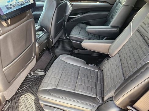 Used 2026 Cadillac Escalade Platinum Sport w/ LPO, ONYX Package image 21